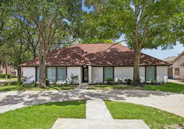 1st image of 2930 Riata Ln, Houston, TX 77043 | MLS# 71848209
