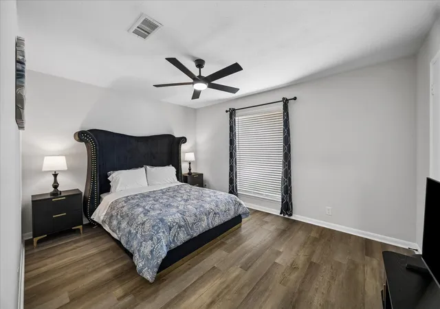 4th image of 2930 Riata Ln, Houston, TX 77043 | MLS# 71848209
