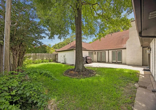 5th image of 2930 Riata Ln, Houston, TX 77043 | MLS# 71848209