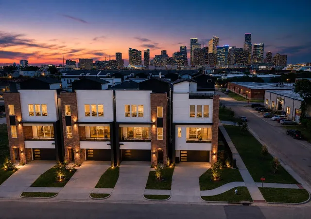 Photo 3 of Single family home for sale at 1115 Ennis St, Houston, TX 77003 | MLS# 70974309 | Listing updated on 2026-09-19