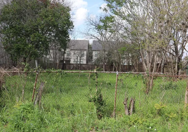 Photo 2 of Land for sale at 4211 Maggie St, Houston, TX 77051 | MLS# 58444734 | Listing updated on 2026-09-03