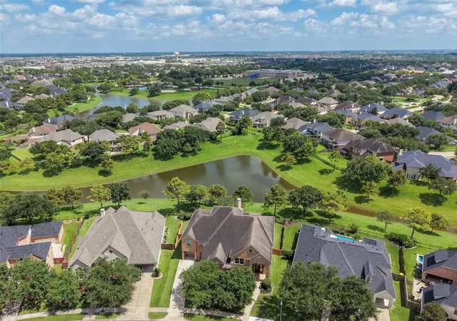 50th image of 12314 Bend Creek Ln, Pearland, TX 77584 | MLS# 44029021