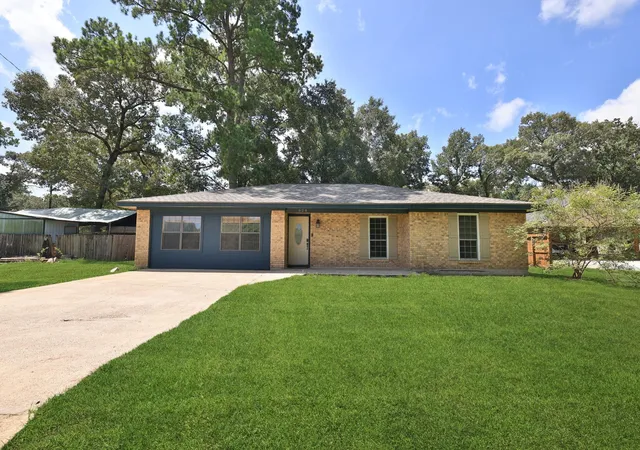 4th image of 624 Morrison Dr, Livingston, TX 77351 | MLS# 95333372
