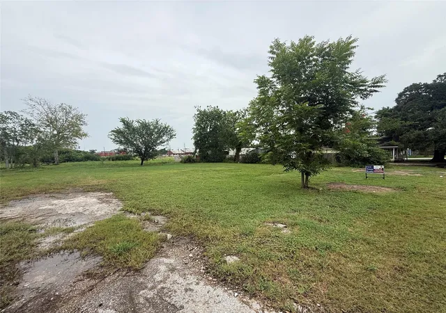 Photo 3 of Land for sale at 206 N 10th Street, Richmond, TX 77469 | MLS# 26097817 | Listing updated on 2026-07-17