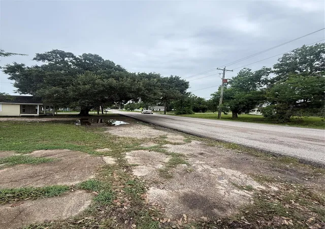 Photo 3 of Land for sale at 206 N 10th Street, Richmond, TX 77469 | MLS# 26097817 | Listing updated on 2026-07-17