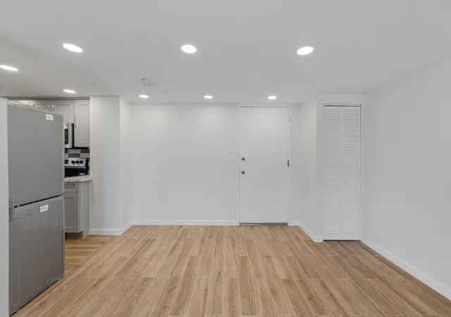 5th image of 7520 Hornwood Dr, Houston, TX 77036