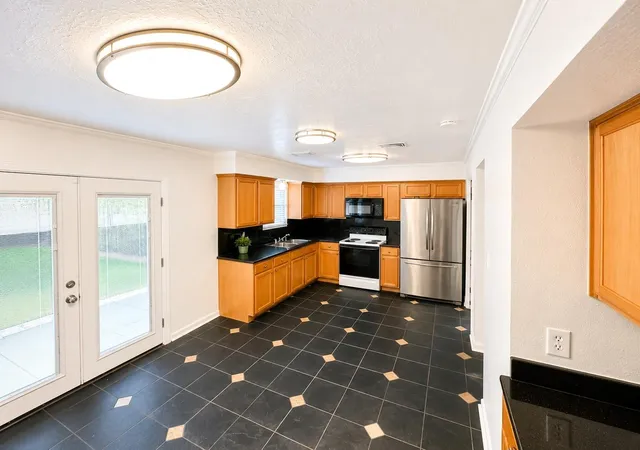 Photo 2 of Townhouse for sale at 4953 Lamonte Ln, Houston, TX 77092 | MLS# 88182361 | Listing updated on 2026-08-28