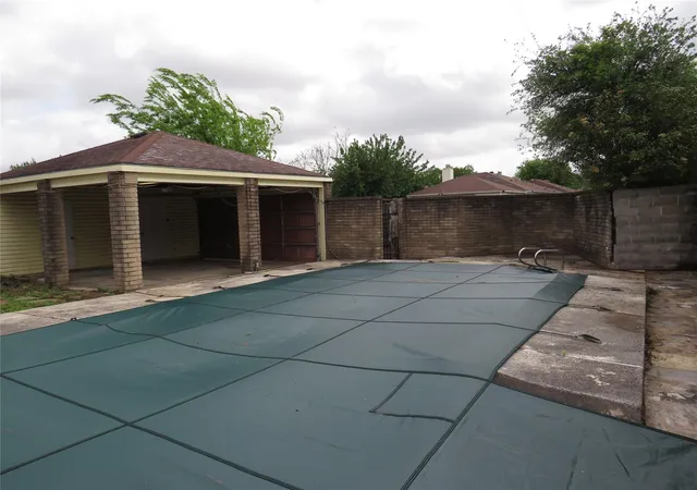 3rd image of 11718 Coachfield Ln, Houston, TX 77035 | MLS# 55043448