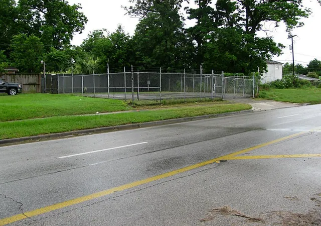 2nd image of 0 N North Loop, Houston, TX 77008 | MLS# 18218328