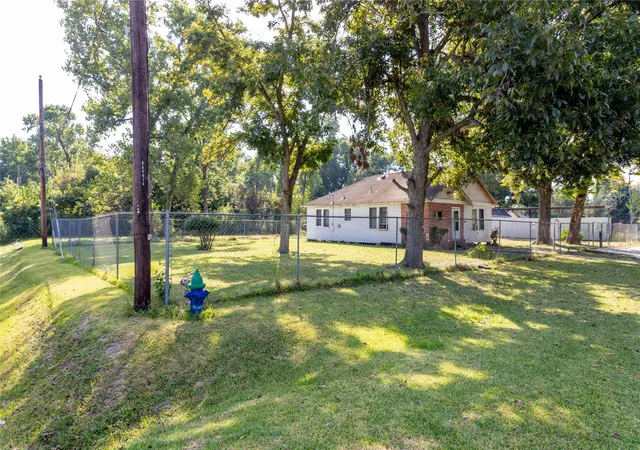 3rd image of 9010 Wheatley St, Houston, TX 77088 | MLS# 35083414