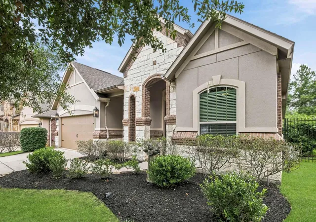 2nd image of 11 Whispering Thicket Pl, Tomball, TX 77375 | MLS# 38705234