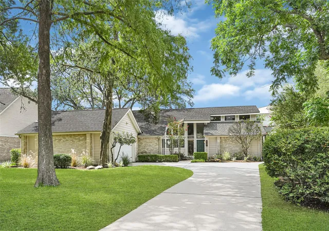 Photo 1 of Sale Pending at 9147 Penn Manor Ct, Houston, TX 77055 | MLS# 13710904 | Listing updated on 2026-09-09