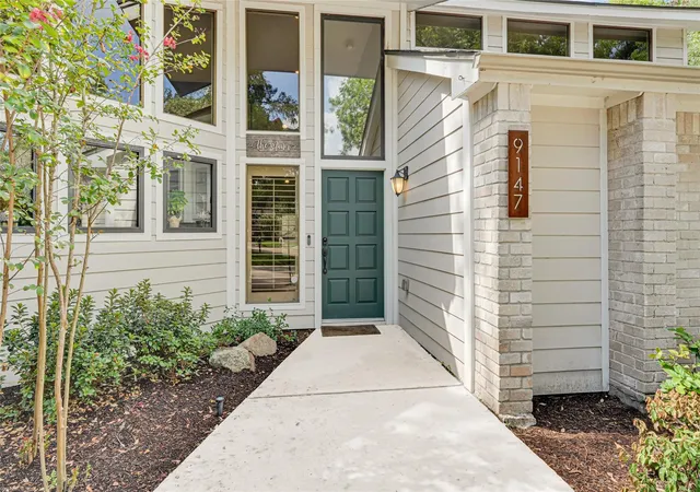 Photo 4 of Sale Pending at 9147 Penn Manor Ct, Houston, TX 77055 | MLS# 13710904 | Listing updated on 2026-09-09