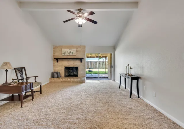 3rd image of 16811 Stardale Ln, Friendswood, TX 77546 | MLS# 22267163