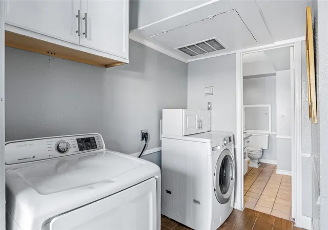 Photo 3 of Condo for sale at 2574 Marilee Ln #2, Houston, TX 77057 | MLS# 37700745 | Listing updated on 2026-03-19
