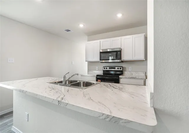 5th image of 881 Road 590114, Cleveland, TX 77327 | MLS# 48814900