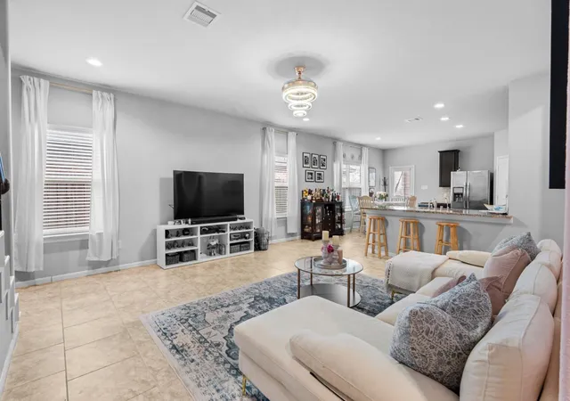 Photo 3 of Single family home for sale at 1412 Lake City Ln, Houston, TX 77047 | MLS# 24674687 | Listing updated on 2026-08-09