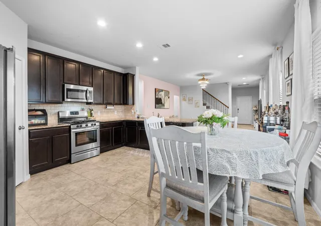 Photo 4 of Single family home for sale at 1412 Lake City Ln, Houston, TX 77047 | MLS# 24674687 | Listing updated on 2026-08-09