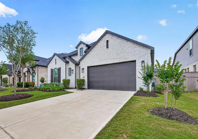 Photo 2 of Single family home for sale at 29843 Breezy Pines Loop, Fulshear, TX 77441 | MLS# 37520284 | Listing updated on 2026-08-24