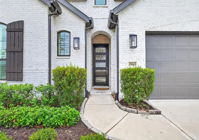 Photo 3 of Single family home for sale at 29843 Breezy Pines Loop, Fulshear, TX 77441 | MLS# 37520284 | Listing updated on 2026-08-24
