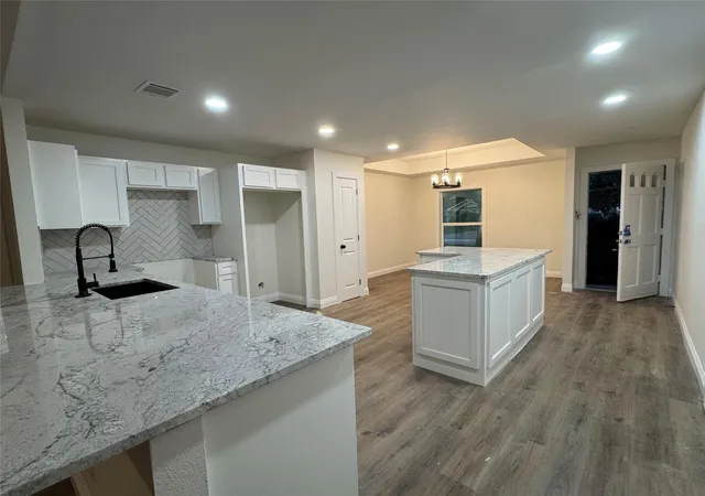 2nd image of 6210 Autumn Arbor Dr, Houston, TX 77092 | MLS# 28937874