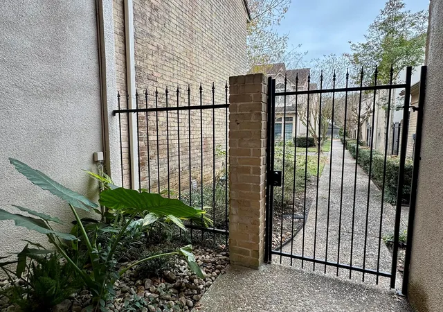 Photo 4 of Townhouse for sale at 15727 Tanya Cir, Houston, TX 77079 | MLS# 77919648 | Listing updated on 2026-08-21