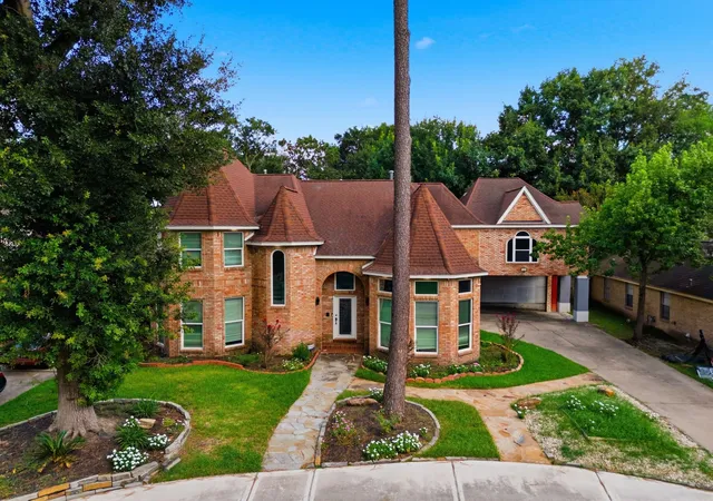 Photo 1 of Single family home for sale at 6915 Pebble Beach Dr, Houston, TX 77069 | MLS# 87294889 | Listing updated on 2026-09-05