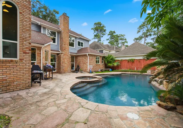 Photo 2 of Single family home for sale at 6915 Pebble Beach Dr, Houston, TX 77069 | MLS# 87294889 | Listing updated on 2026-09-05