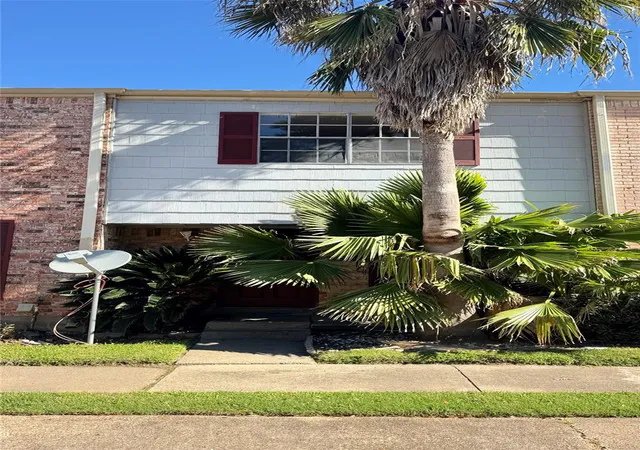 Photo 1 of Sale Pending at 7818 Grove Ridge Dr, Houston, TX 77061 | MLS# 98319797 | Listing updated on 2026-09-19