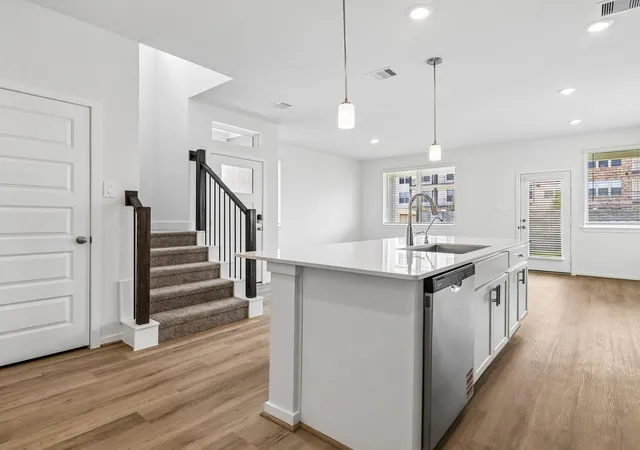Photo 2 of Single family home for sale at 6330 Sapphire Ocean Dr, Houston, TX 77092 | MLS# 22545018 | Listing updated on 2026-09-18