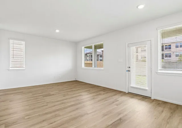Photo 3 of Single family home for sale at 6330 Sapphire Ocean Dr, Houston, TX 77092 | MLS# 22545018 | Listing updated on 2026-09-18