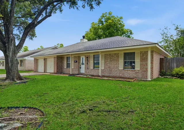 2nd image of 815 Klare Ave, Rosenberg, TX 77471 | MLS# 57248602