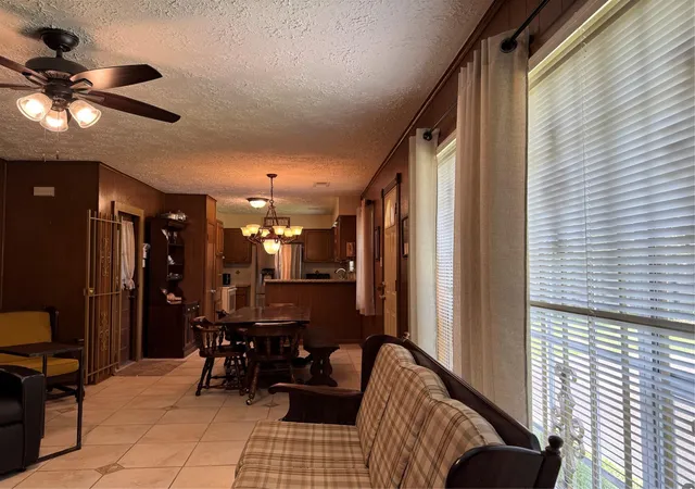 Photo 4 of Single family home for sale at 203 E Thornton Rd, Houston, TX 77022 | MLS# 75568259 | Listing updated on 2026-09-01