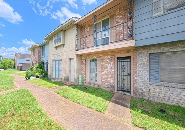 2nd image of 6971 Chasewood Dr, Missouri City, TX 77489 | MLS# 55573876