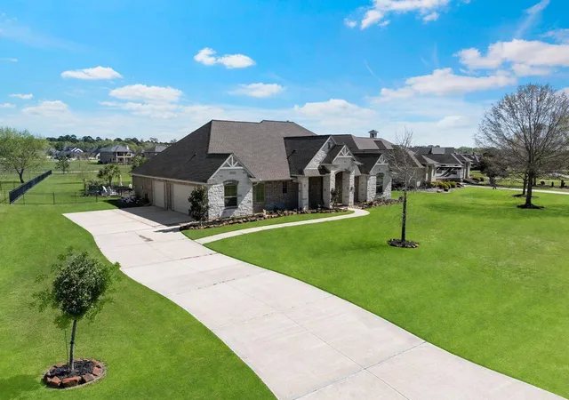 Photo 2 of Single family home for sale at 18819 Serene Water Dr, Montgomery, TX 77356 | MLS# 63920882 | Listing updated on 2026-09-17