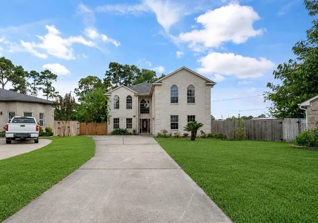 Photo 3 of Single family home for sale at 17603 W Fawn River Cir, Spring, TX 77379 | MLS# 86418571 | Listing updated on 2026-09-16