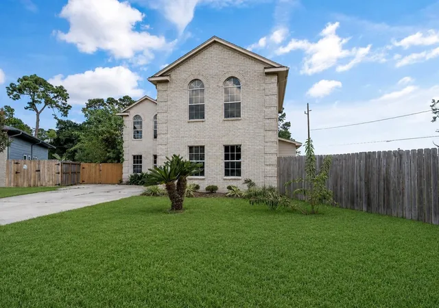 Photo 3 of Single family home for sale at 17603 W Fawn River Cir, Spring, TX 77379 | MLS# 86418571 | Listing updated on 2026-09-16