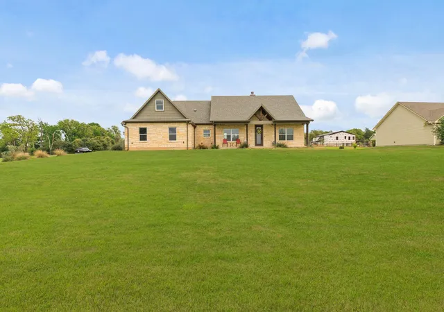 Homes for sale in Franklin, TX | 928 Azalea Dr, Franklin, TX 77856 | MLS# 50439688