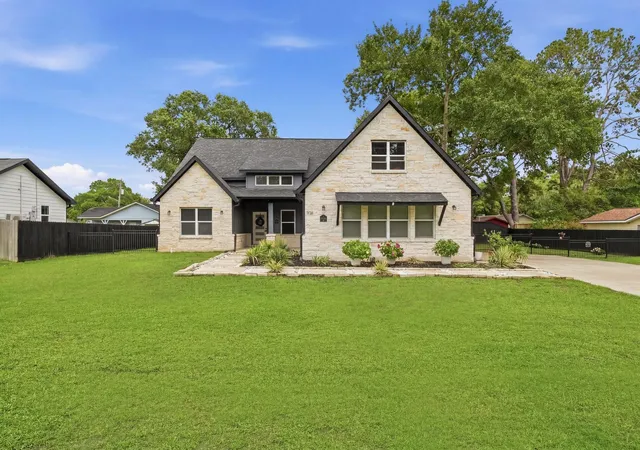 Photo 1 of Single family home for sale at 708 Magnolia St Ave, Sealy, TX 77474 | MLS# 85911108 | Listing updated on 2026-06-12