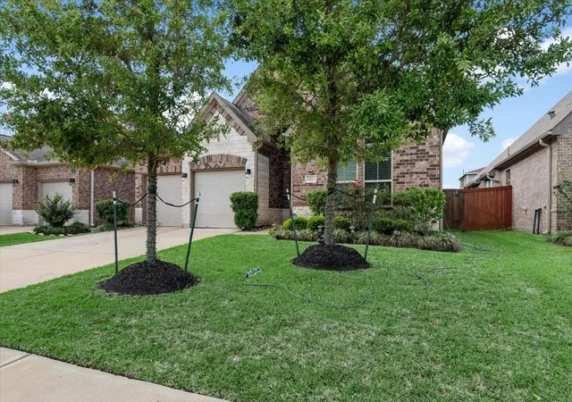 Photo 3 of Single family home for sale at 10022 Open Slope Ct, Humble, TX 77396 | MLS# 5411597 | Listing updated on 2026-09-01