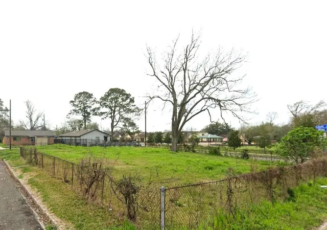Photo 2 of Sale Pending at 1403 Edna St, Baytown, TX 77520 | MLS# 5819565 | Listing updated on 2026-09-08