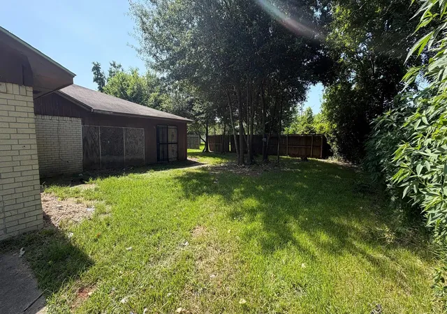 Photo 2 of Single family home for sale at 550 E Melville Dr, Crosby, TX 77532 | MLS# 10969562 | Listing updated on 2026-09-15
