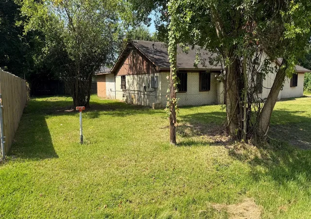 Photo 3 of Single family home for sale at 550 E Melville Dr, Crosby, TX 77532 | MLS# 10969562 | Listing updated on 2026-09-15