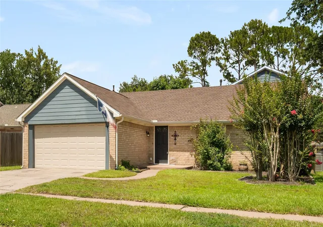 Photo 2 of Single family home for sale at 15619 Boulder Oaks Dr, Houston, TX 77084 | MLS# 62385771 | Listing updated on 2026-09-14