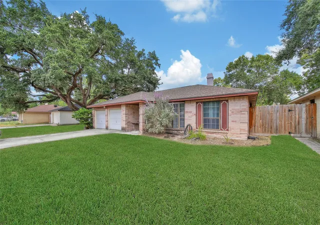 Photo 2 of Sale Pending at 3418 Almondwood Dr, Spring, TX 77389 | MLS# 17176096 | Listing updated on 2026-09-09