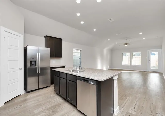 4th image of 2627 Border Cove Cir, Fresno, TX 77545 | MLS# 79755169