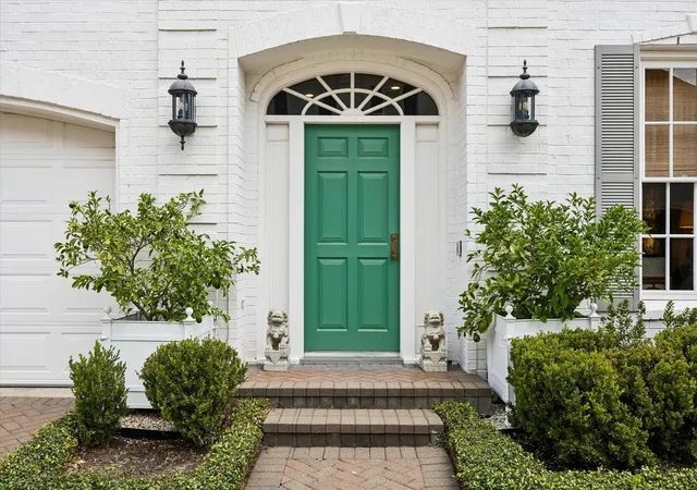 2nd image of 7714 N Hunters Court Dr, Houston, TX 77055 | MLS# 67787983