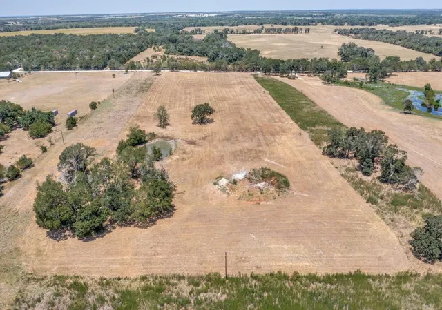 1st image of 1060 Lcr 721, Kosse, TX 76653 | MLS# 33294705