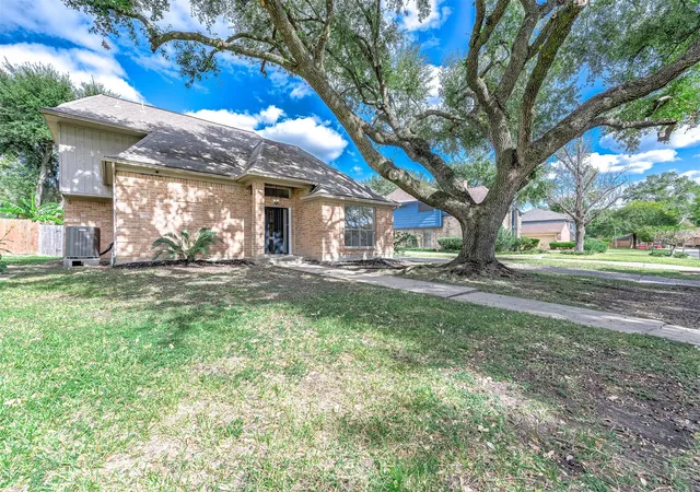 Photo 2 of Single family home for sale at 2314 Cyn Meadows Dr, Missouri City, TX 77489 | MLS# 36896705 | Listing updated on 2026-08-10