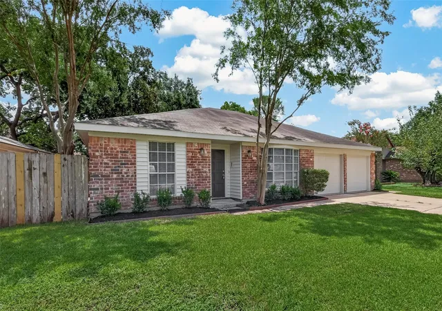 Photo 2 of Sale Pending at 16815 Royal Mile Ln, Houston, TX 77084 | MLS# 20401432 | Listing updated on 2026-09-11